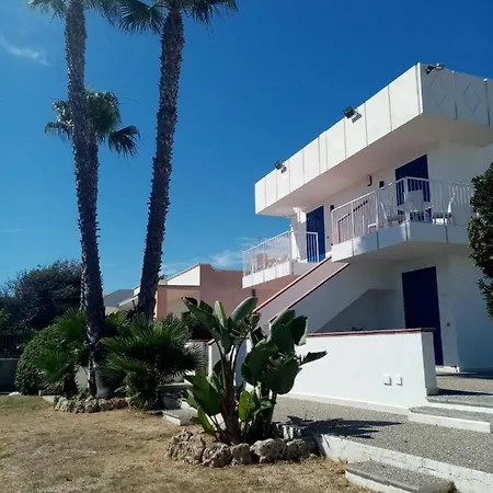 Residence Frontemare 1-2-4 Piano Terra E Primo Piano * Torre San Giovanni Ugento